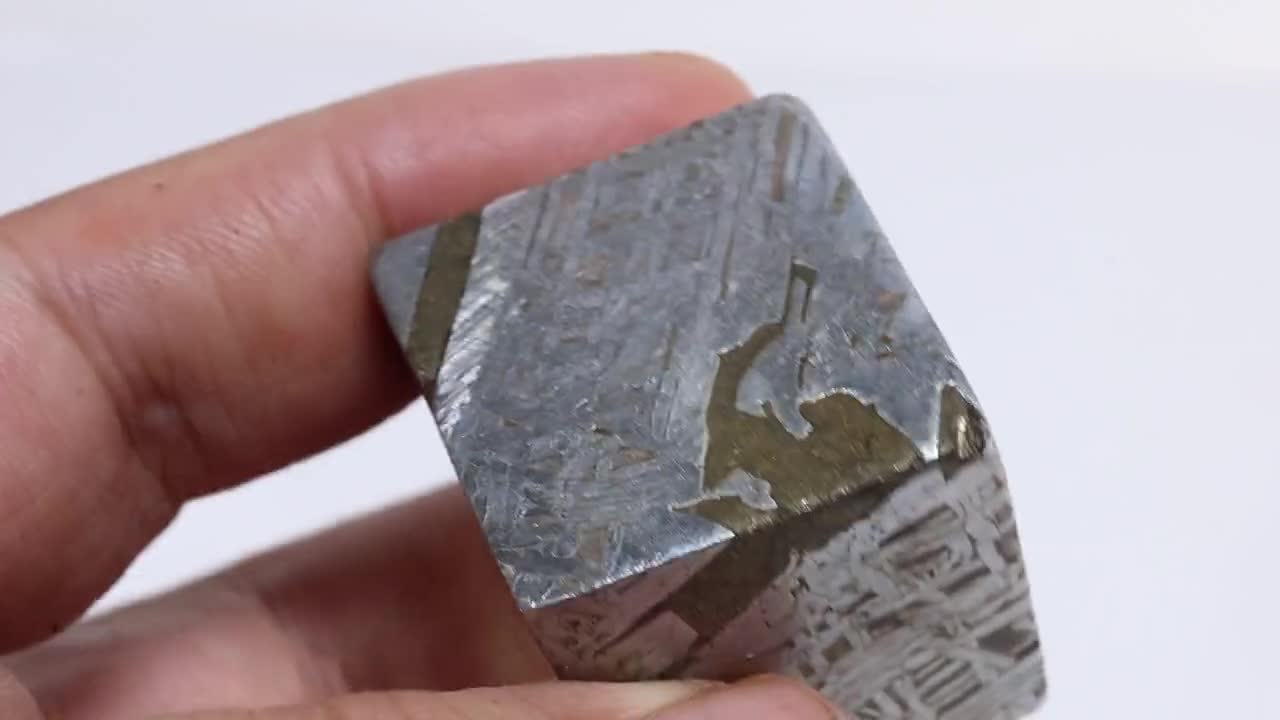 宇宙の贈り物｜アルタイ鉄隕石 10mmブレスレット 美しいウィドマン模様