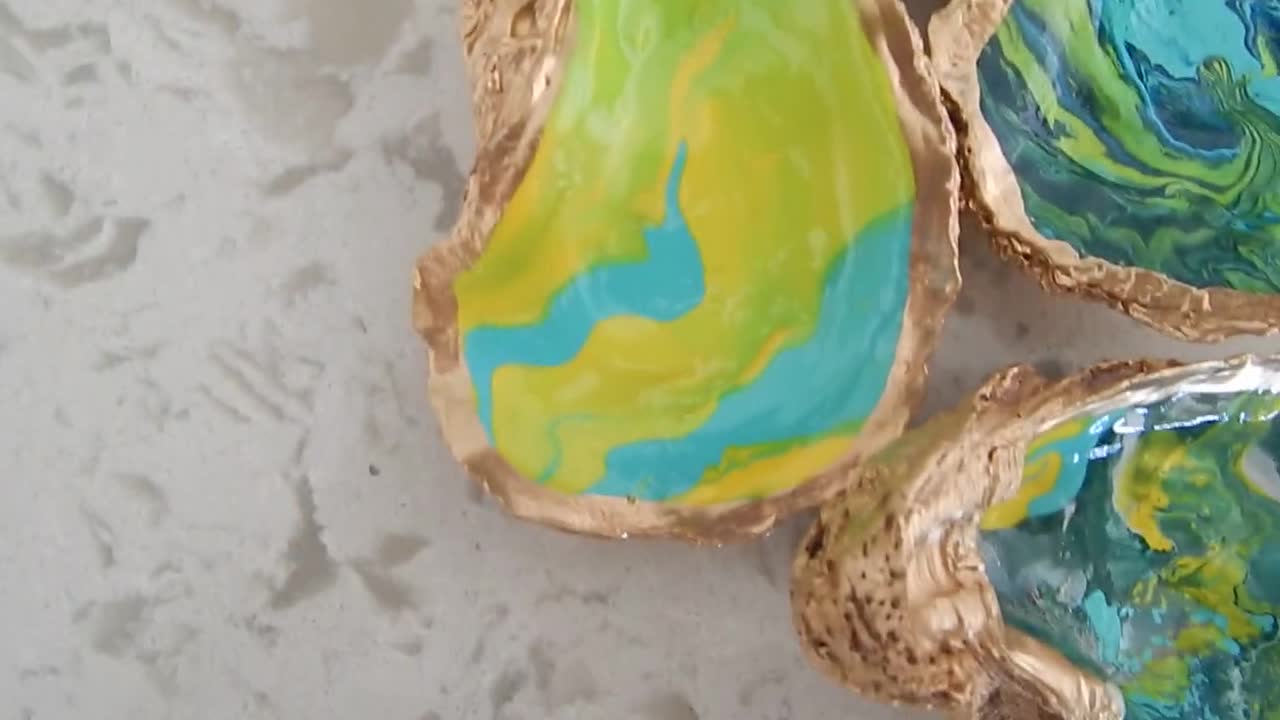 Ocean Pour Painting Oyster Shell Jewelry Dish