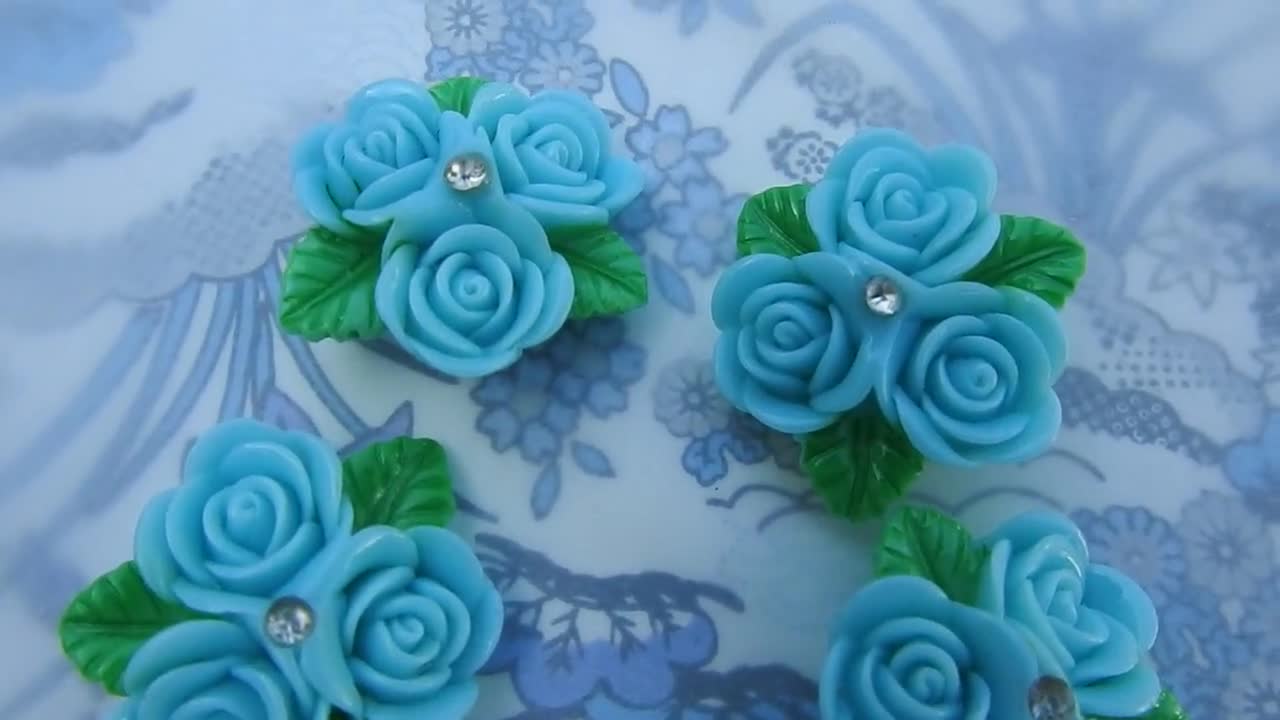 Fancy buttons with flowers