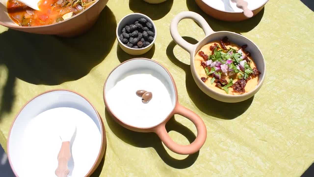 手作りの陶器製ストーンウェア食器セット：古代ギリシャ風のプレート