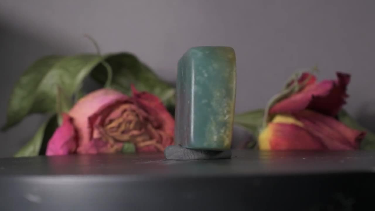 半透明のブルージェダイト翡翠グアテマラ産グアテマラ原石標本