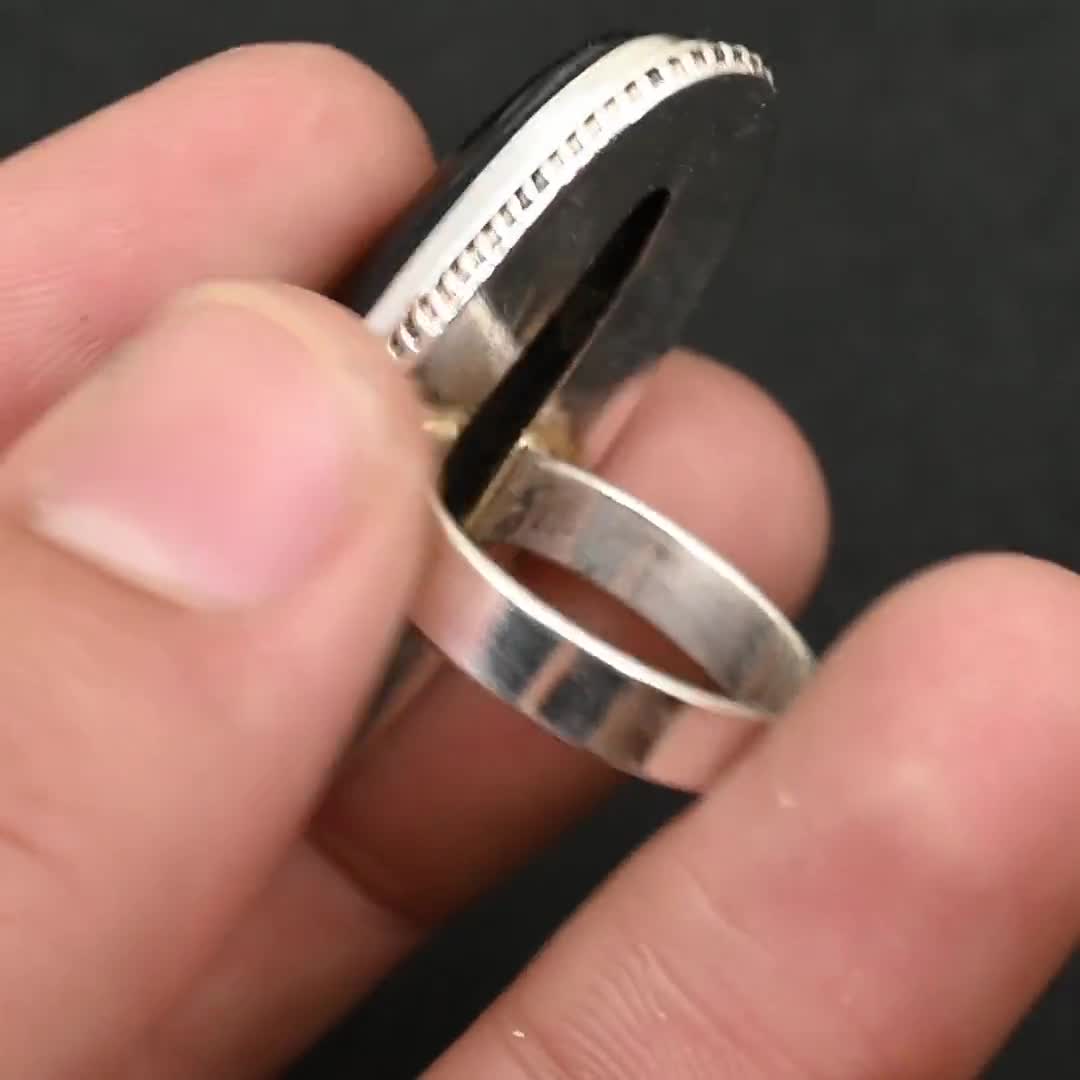 オーバル型ブラックオニキスリング：925スターリングシルバー製