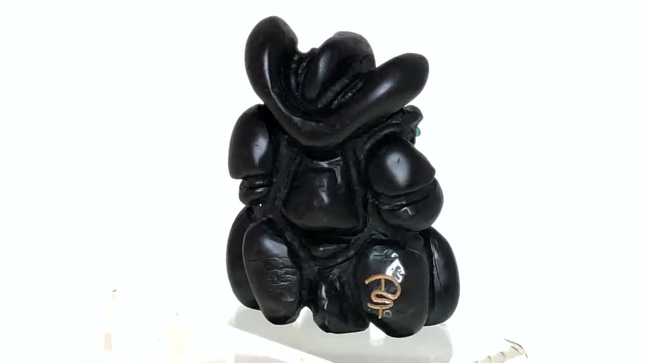 Horn Tiki / 無垢の水牛の角で作られたティキ像 / ユニークな手工芸品
