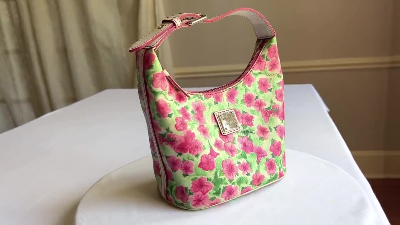Pretty Vintage Spring Dooney & Bourke Bucket, Shoulder Bag With