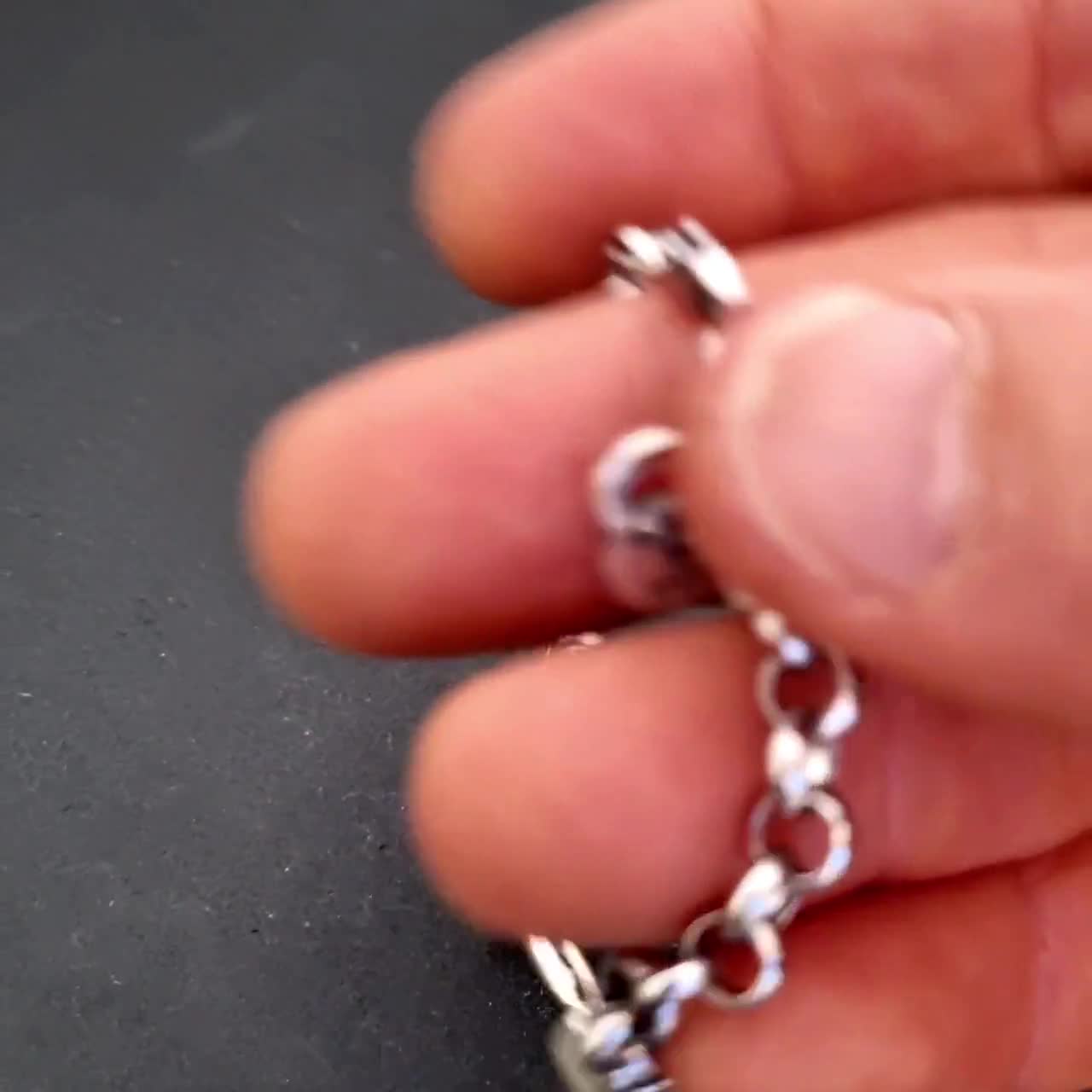 Gym Bracelet Dumbbell Bracelet Workout ·Gym Jewelry · Bodybuilding - Fitness Gifts Gym Gifts · Personal Trainer · Crosstraining · Wod & Fit video poster