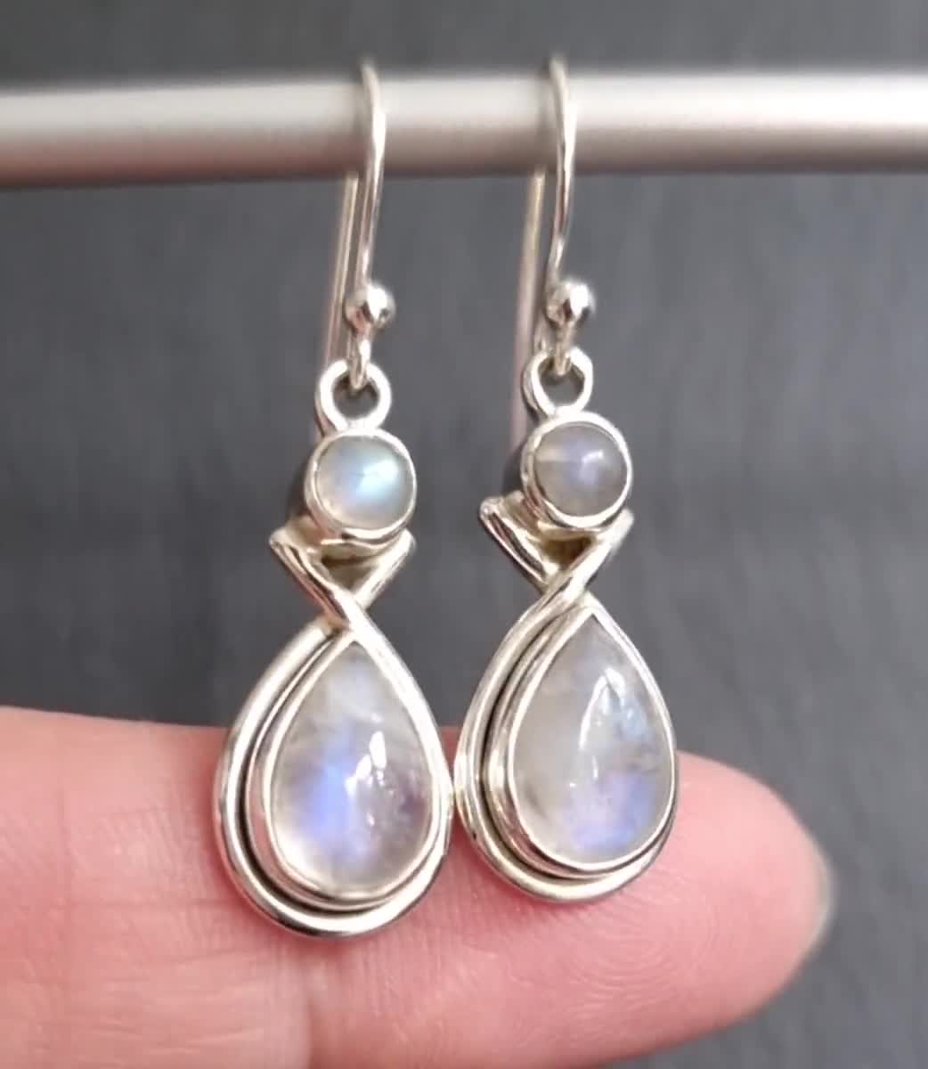 Orecchini Donna In Argento 925 Con Pietra Di Luna Arcobaleno | Cabochon Ovale 6x8 Mm | Gioielli Eleganti E Ipoallergenici