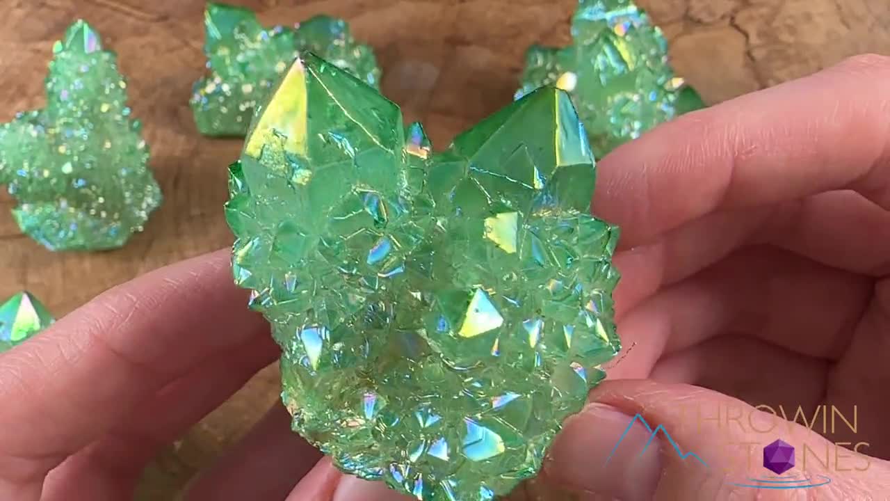 グリーンアップルオーラクォーツクリスタル - ロータス - レインボー