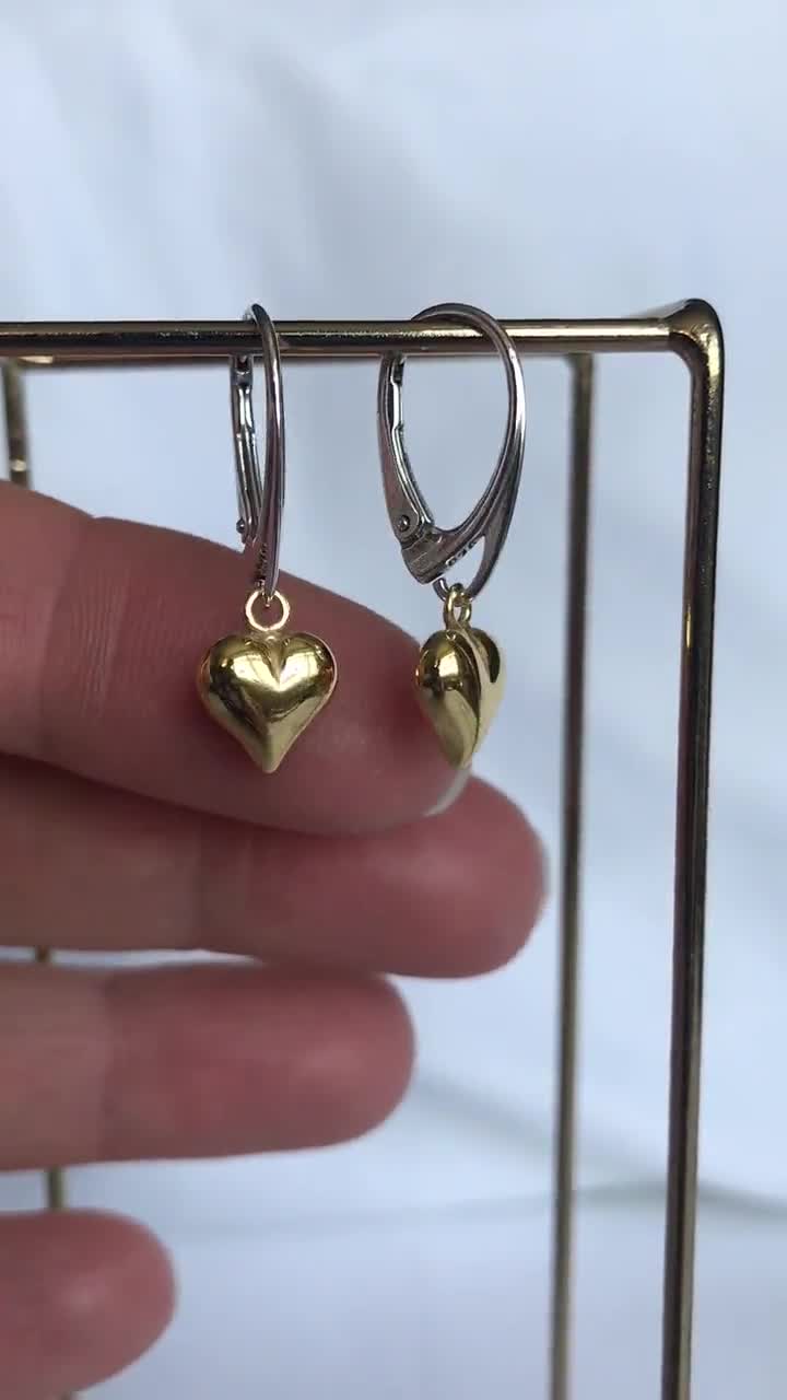 https://v.etsystatic.com/video/upload/q_auto/E8003_G_Hearts_Desire_Earrings_k43thd.jpg