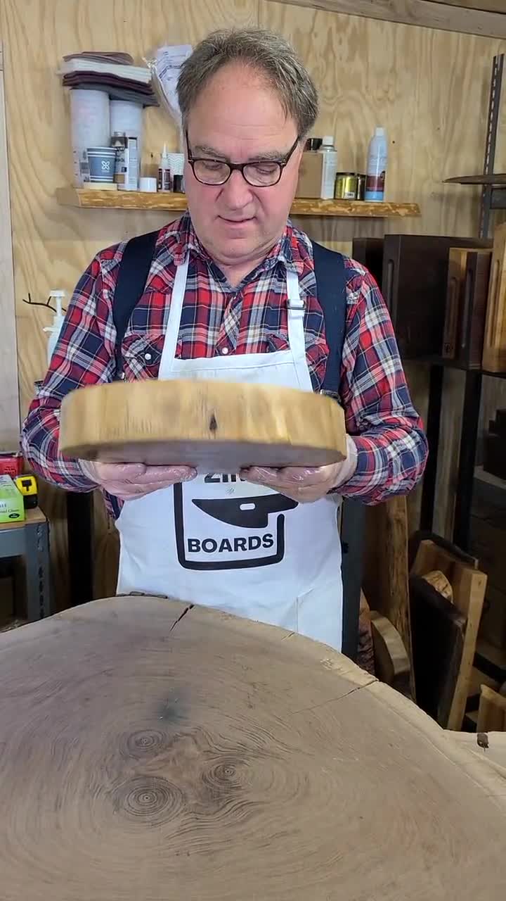 https://v.etsystatic.com/video/upload/q_auto/ENGLISH_WALNUT_CROSSCUT_CHARCUTERIE_BOARD_SMALL_VIDEO_q11vor.jpg