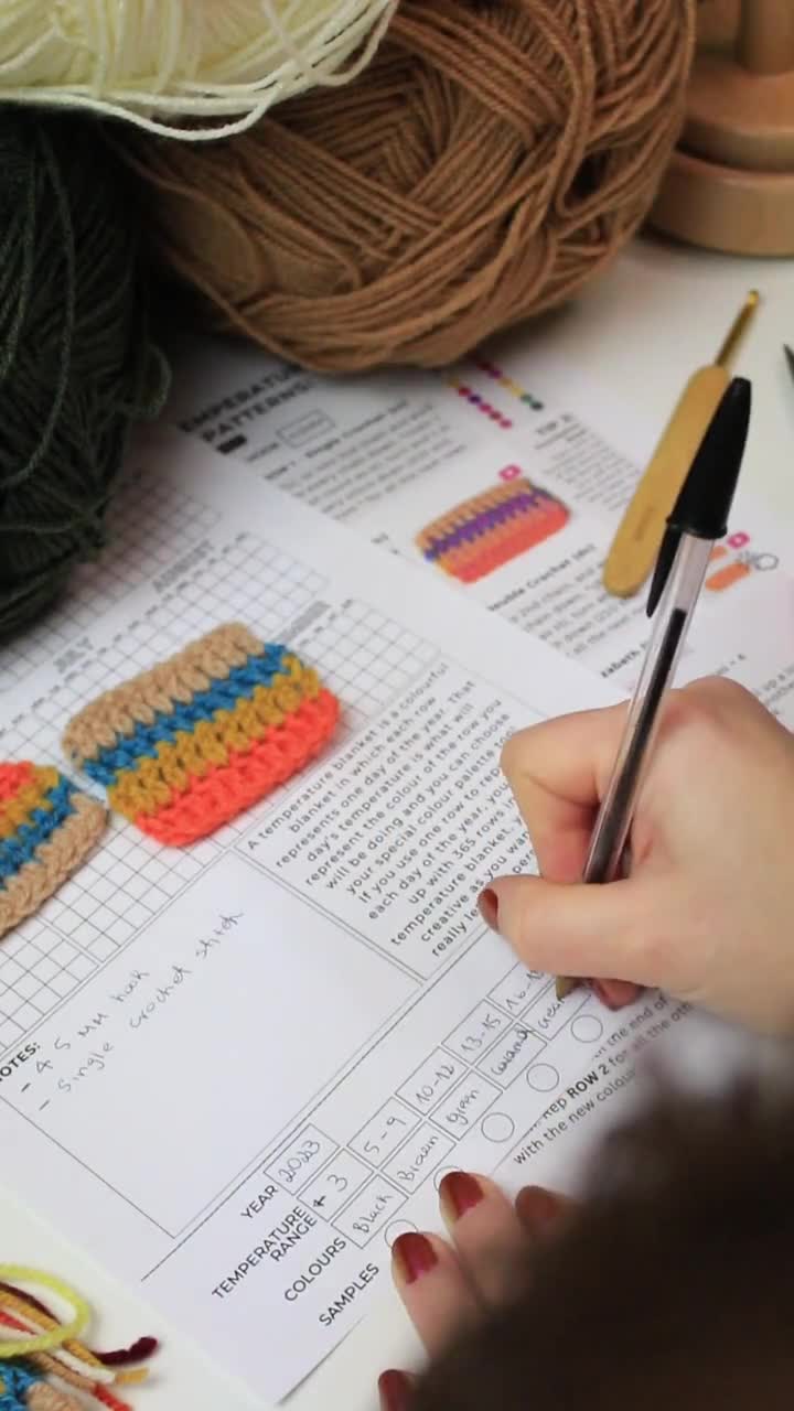 Temperature Blanket Color Chart, Reusable Wood Card, Crochet