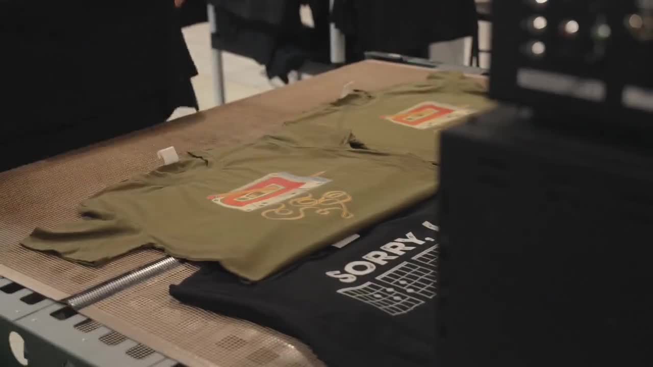 Camiseta de Brasil para hombre, camiseta con la bandera del escudo de Brasil, camiseta unisex para mujer, camiseta de fútbol, camiseta de Brasil video poster