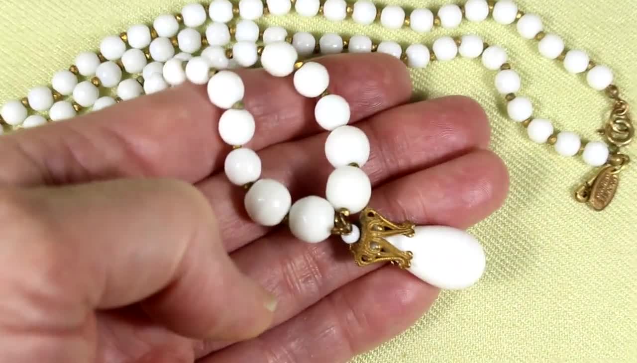 MIRIAM HASKELL ミリアムハスケル ネックレス ミルクガラス サイン入り MIRIAM HASKELL ミルクガラスネックレス、27 インチ