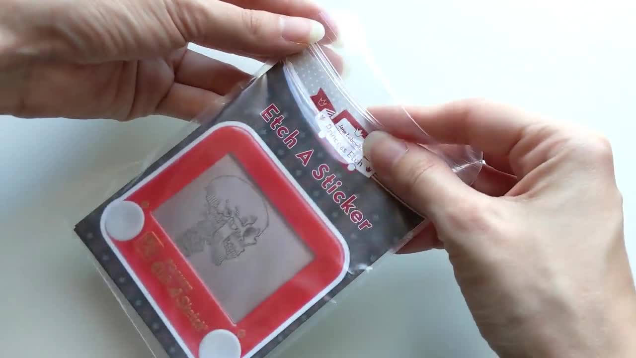 world's smallest- etch a sketch - The Little Things