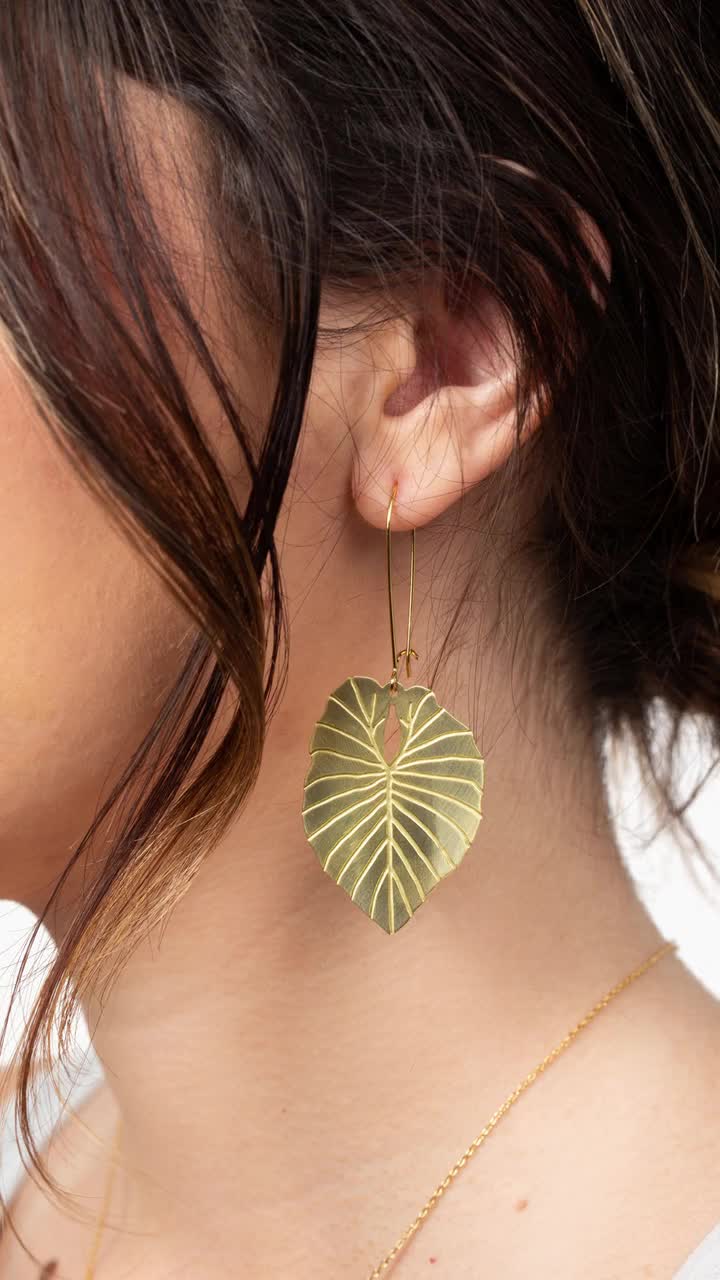 Alocasia Leaf Earrings in Gold or Silver. Houseplant hypoallergenic  handmade jewelry.