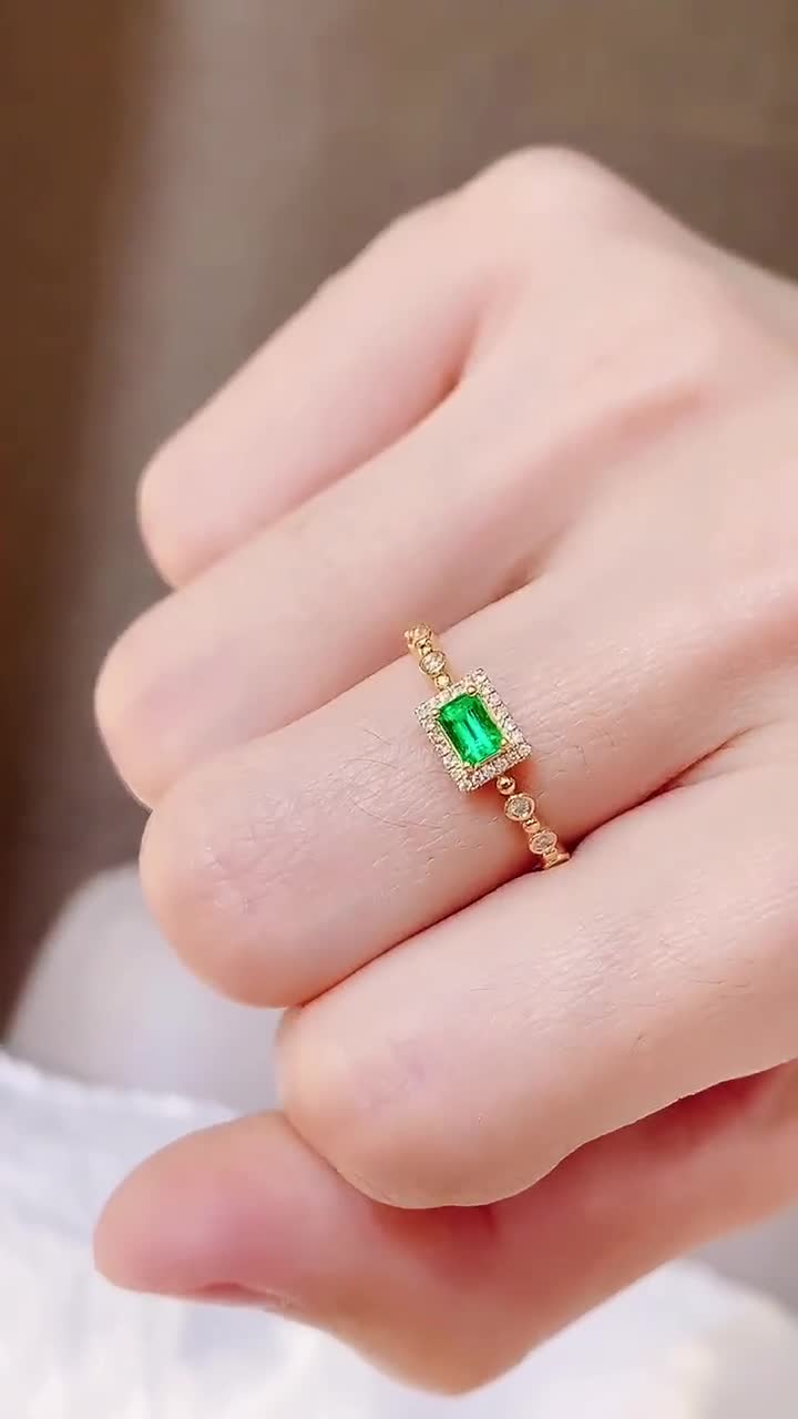 18k gold natural high end emerald engagement ring/Dainty emerald ring  diamond halo/minimalist emerald engagement ring/custom emerald ring