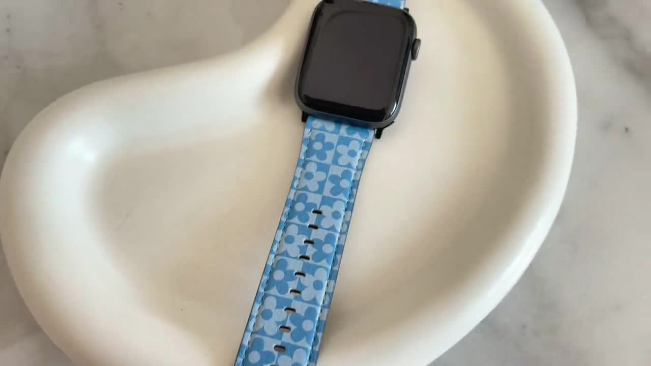 チェック柄デイジー Apple Watch ストラップ、70年代風レトロバンド