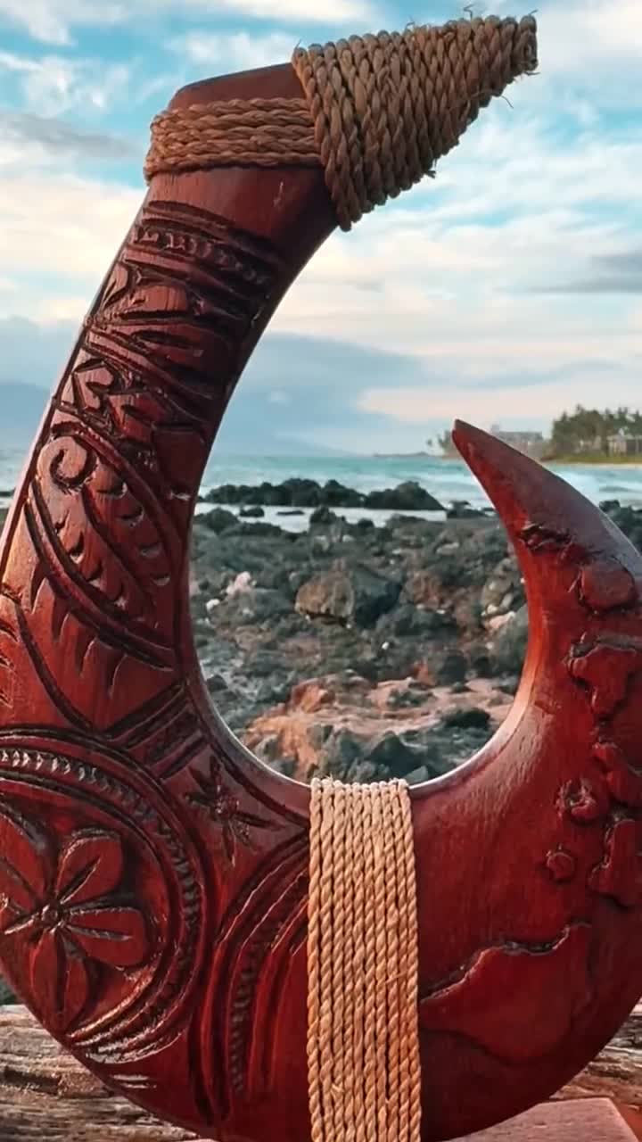 Hawaiian Store Handcarved Wooden Makau Fish Hook on Stand Hawaiian Store Handcarved Wooden Makau Fish Hook on Stand