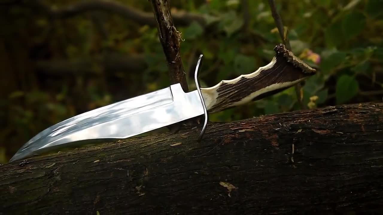 Custom Damascus Hunting Knife: Handmade Stag Horn Handle video poster