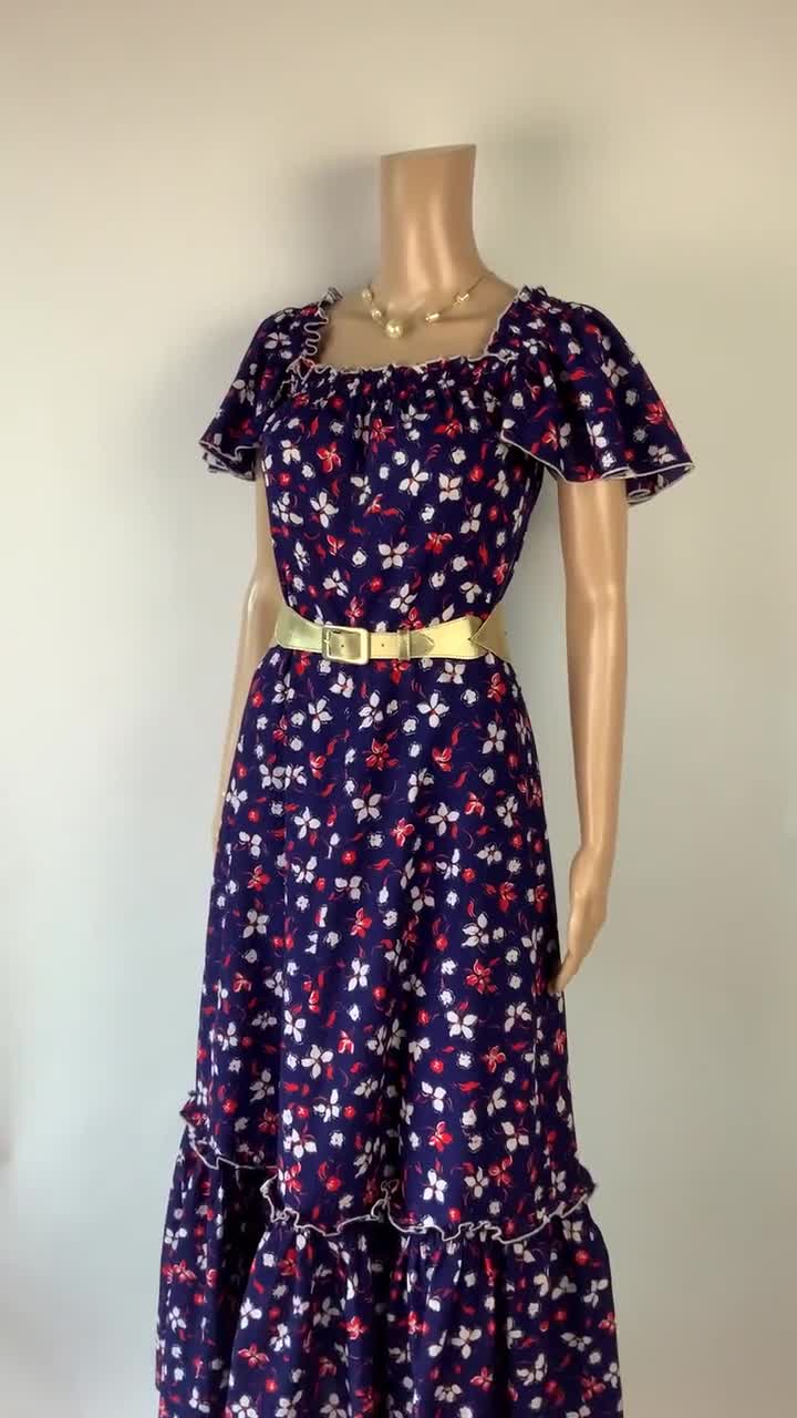 Abito maxi con spalle scoperte floreali vintage anni '70 / Abito estivo  lungo fino al pavimento / Abito lungo con maniche a campana floreale /  Abito maxi con maniche a volant / Taglia M -  Italia