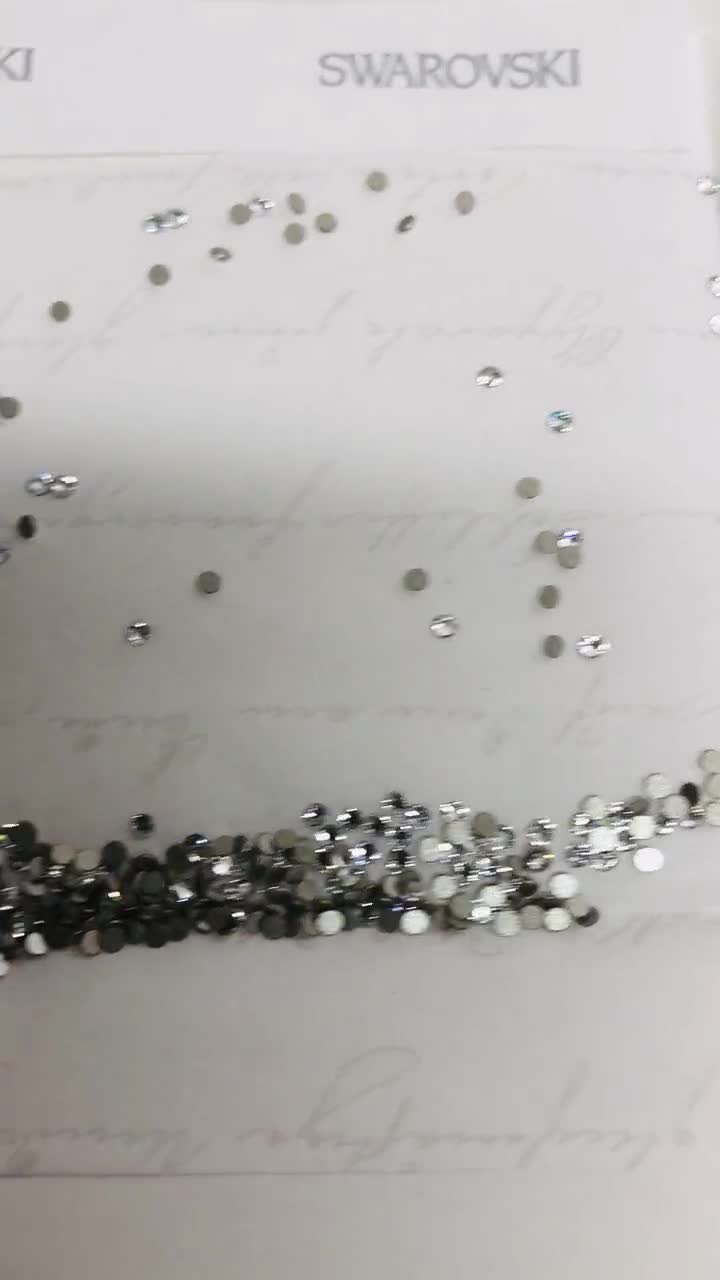 30pcs Tooth Gem Swarovski® Crystal Non Hotfix Designs Foiled