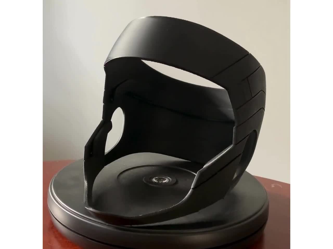 Casco Gambit, Casco Gambit 2024, Casco Gambit de Deadpool y Wolverine, Cosplay de Marvel, Cosplay de Gambit, Regalo de Navidad de Marvel, Regalo de superhéroe video poster