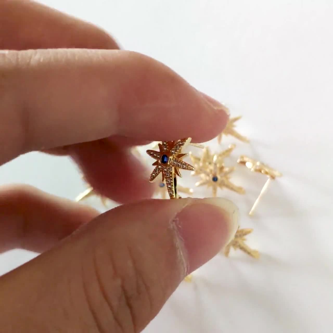 アクセサリー  ORDER SOLID STAR WITH PAVE CZ 4pcs CZ Pave North Star Ear Posts With Loops,25x11mm, Real