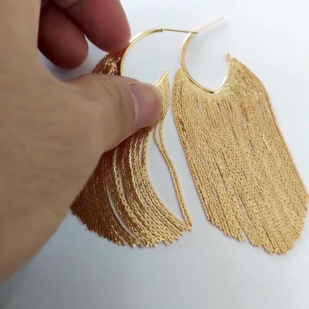 チェーンタッセルイヤリング 4個、ロングタッセルスタッドイヤリング、ゴールドダングリングイヤリング、ミニマリストイヤリング (GB-3338) 上品な 14Kゴールドメッキチェーンタッセルダングルイヤリングセット - 複数のピアススレッドスタイル - ゴールドハギーダングルフー