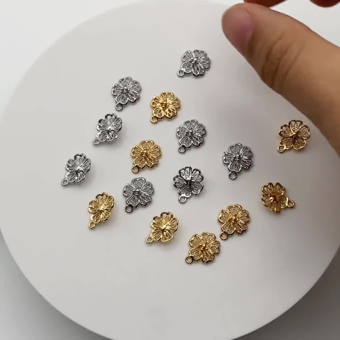 12 Ciondoli Floreali Cavi In Ottone 3,6 Cm | Stampo Per Resina UV E Gioielli Fai Da Te | Petali Vuoti Da Riempire - 2