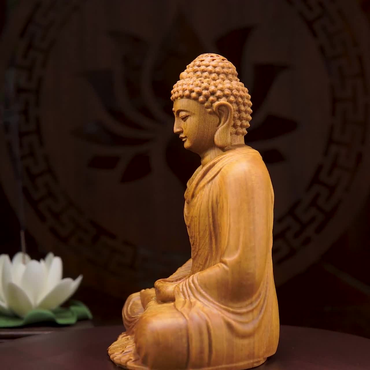 木製の座像ゴータマ・ブッダ、釈迦牟尼瞑想仏、スピリチュアルな装飾