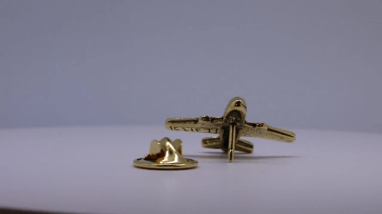 Jet Airplane Gold Lapel Pin- CC699G- Aviation Pins for Pilots