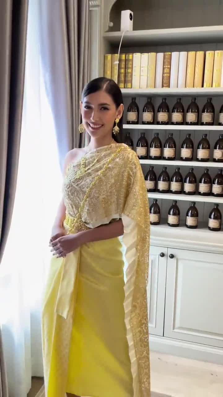 Gold Traditional Thai Dress. Sabai & Sinh Outfit Set. High-Quality  Traditional Thai Clothing from Thailand.