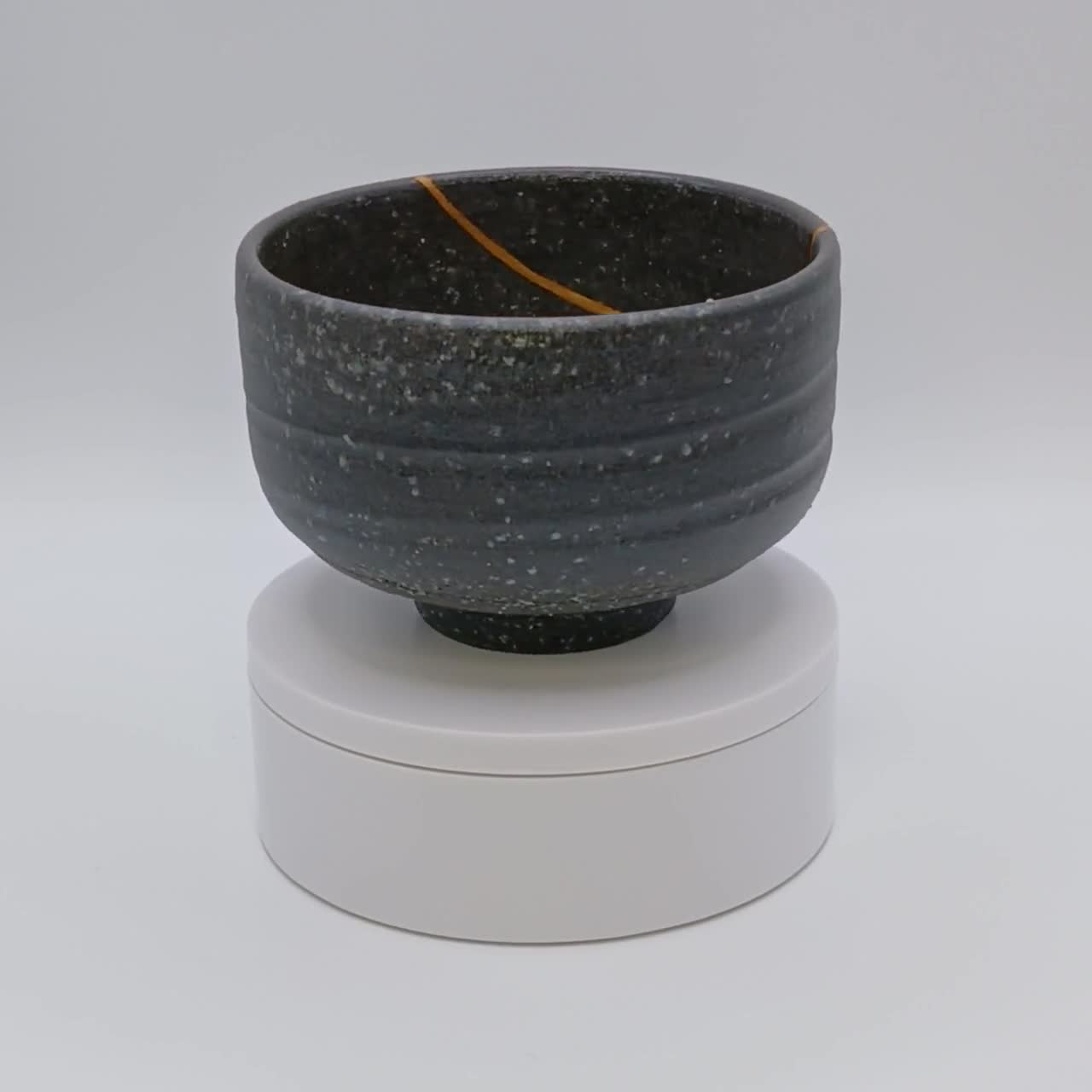 (新品)　信楽焼　抹茶茶碗　～金細工～ 新品) 信楽焼 抹茶茶碗 ～金細工～ 【公式通販】