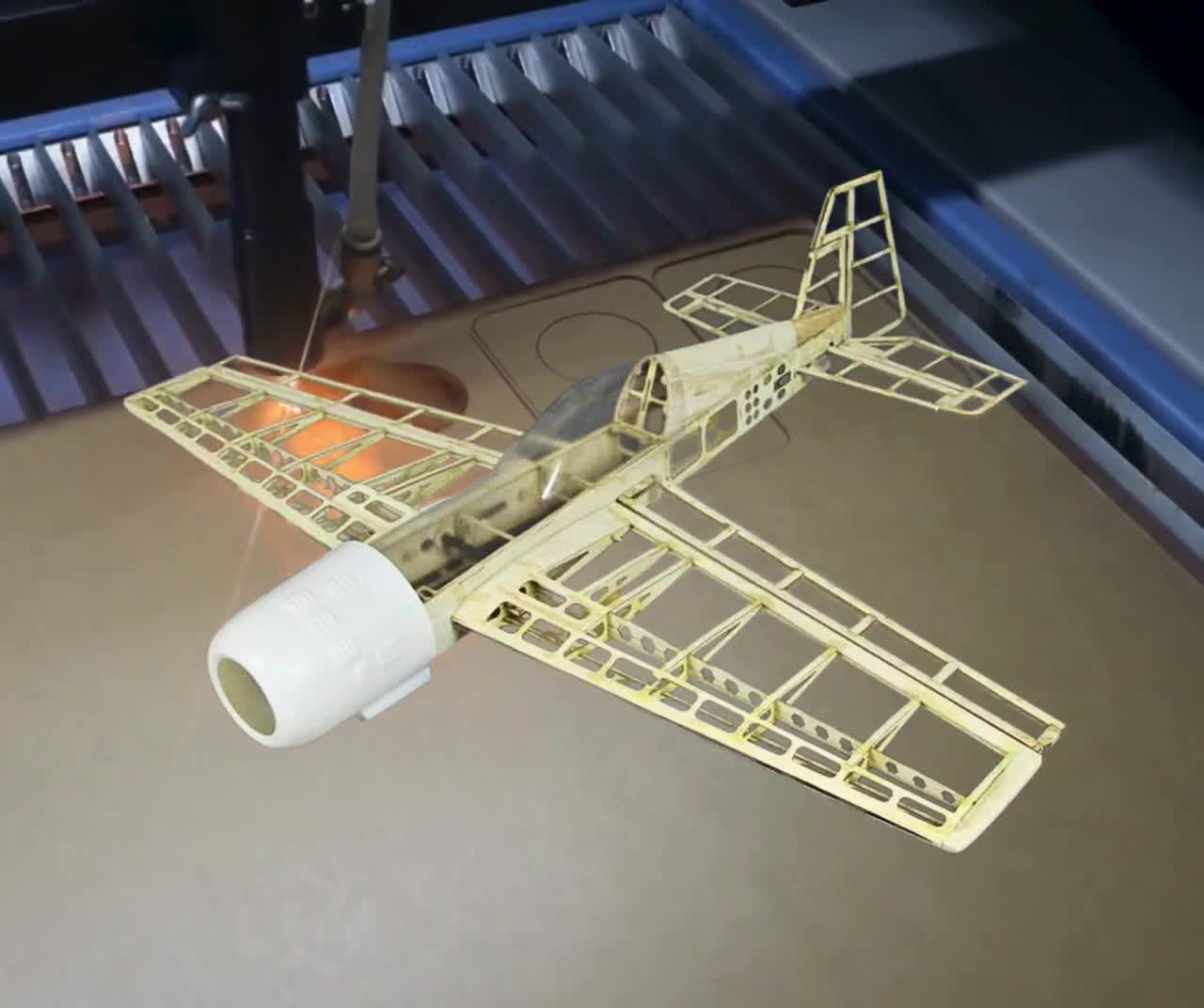 レーザーカット RC エクストラ 300 飛行機設計図（デジタル