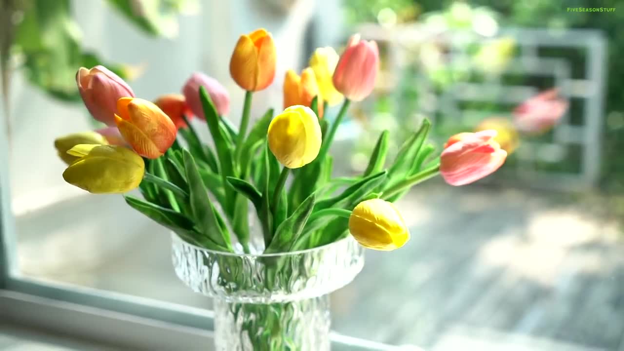 Tulipanes falsos con flores artificiales de poliuretano reales al tacto.  Ramo de arreglo floral de 10 flores para el hogar, la oficina y decoración  de