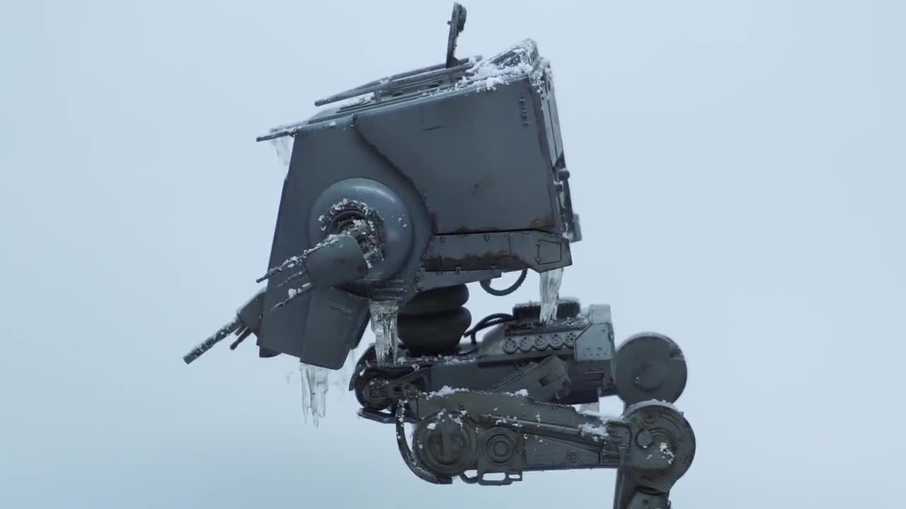 Frozen Starwars AT-ST in Hoth setting