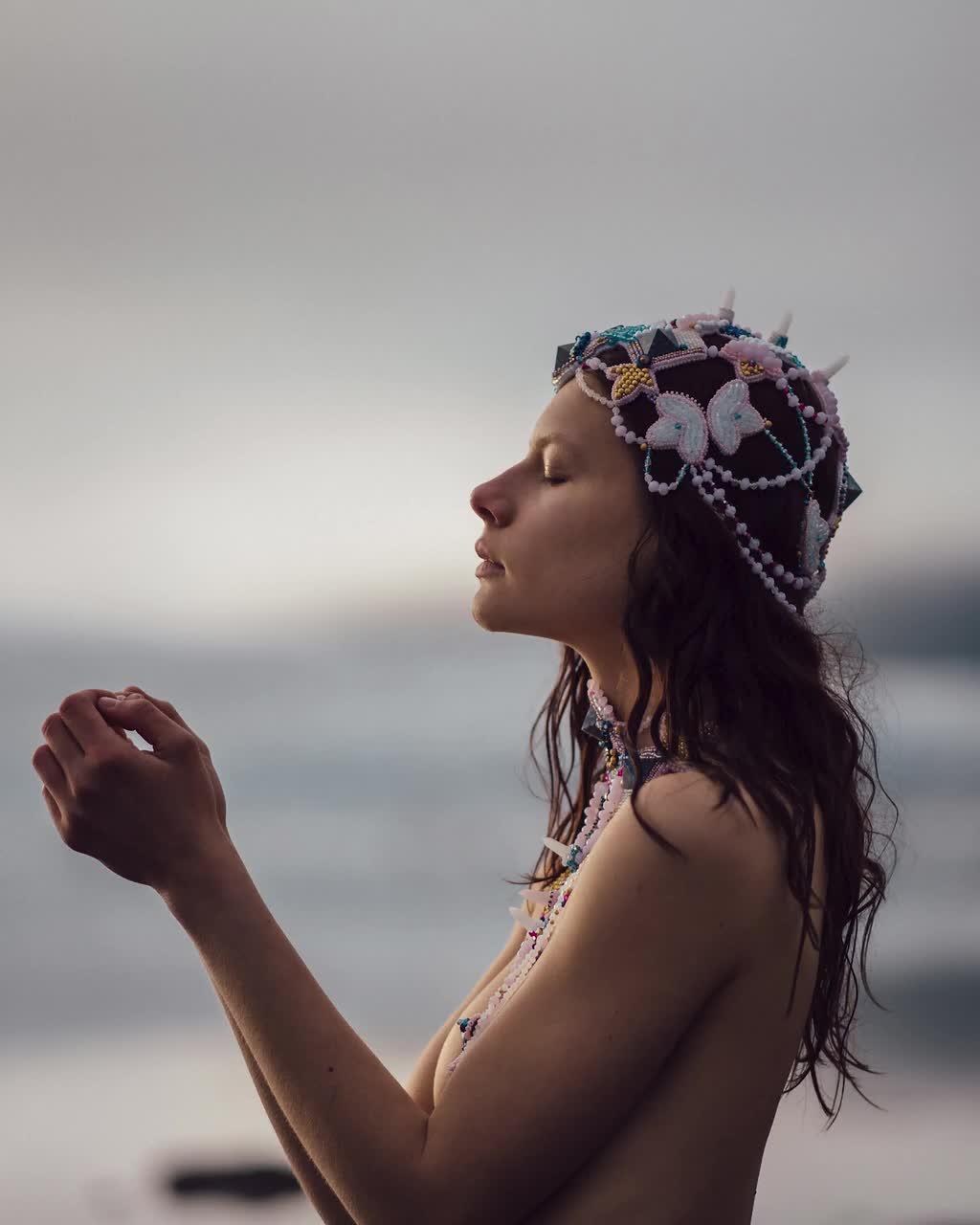 【大人気】SELF PORTRAIT クリスタル装飾 ヘッドバンド Crystal Embellished Headband – self-portrait-EU