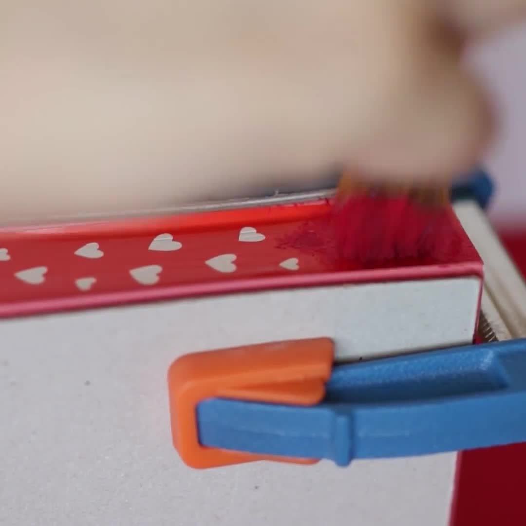 Hearts Vinyl Stencil: DIY Sprayed Book Edges video poster