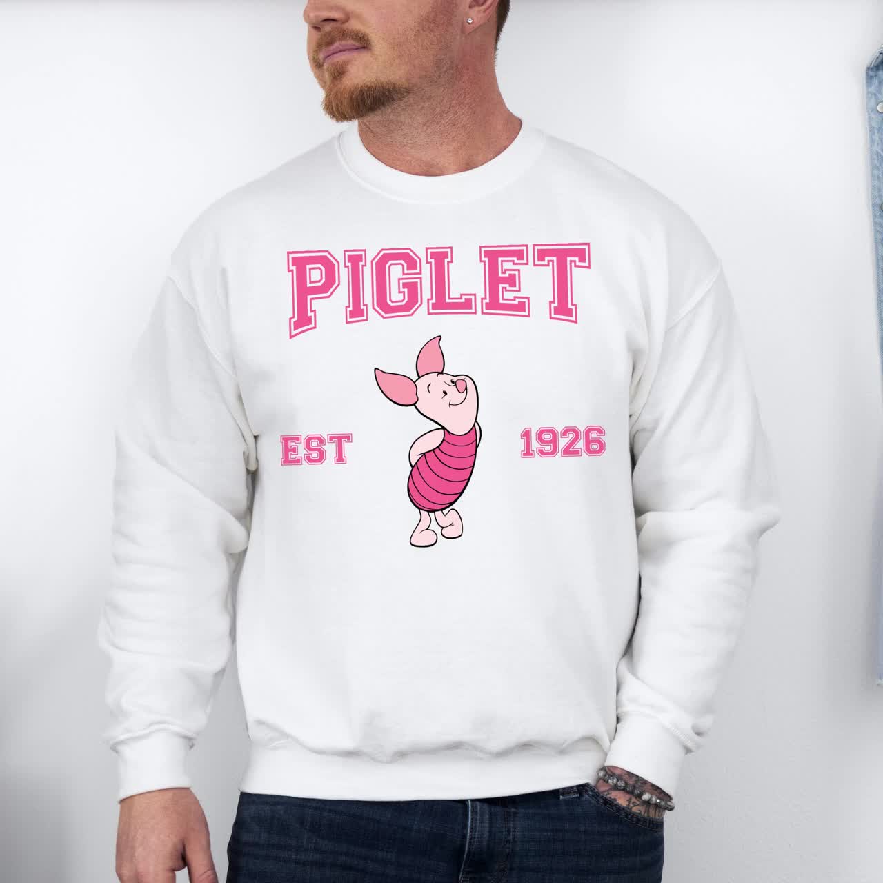 Sudadera con capucha de Piglet de Winnie the Pooh, personaje de Piglet de Disney, sudadera para viaje a Disneyland, sudadera con capucha de Piglet, sudadera con capucha de Disneyland, regalo de cumpleaños de Disney video poster