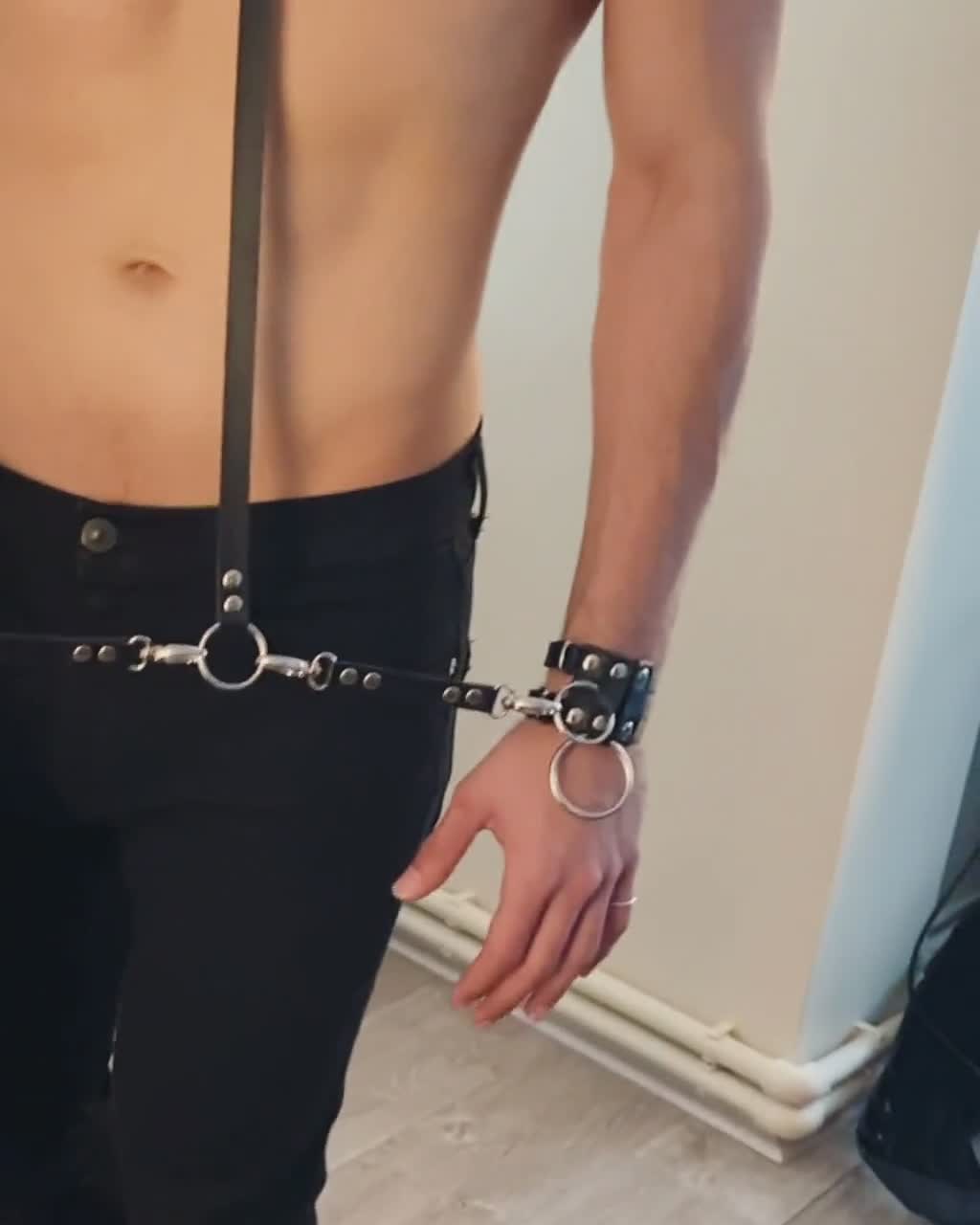 BDSM Bondage Restrictions Homme Menottes en cuir de collier soumis Cadeau  pour soumis Homme d'équipement de bondage en cuir -  France