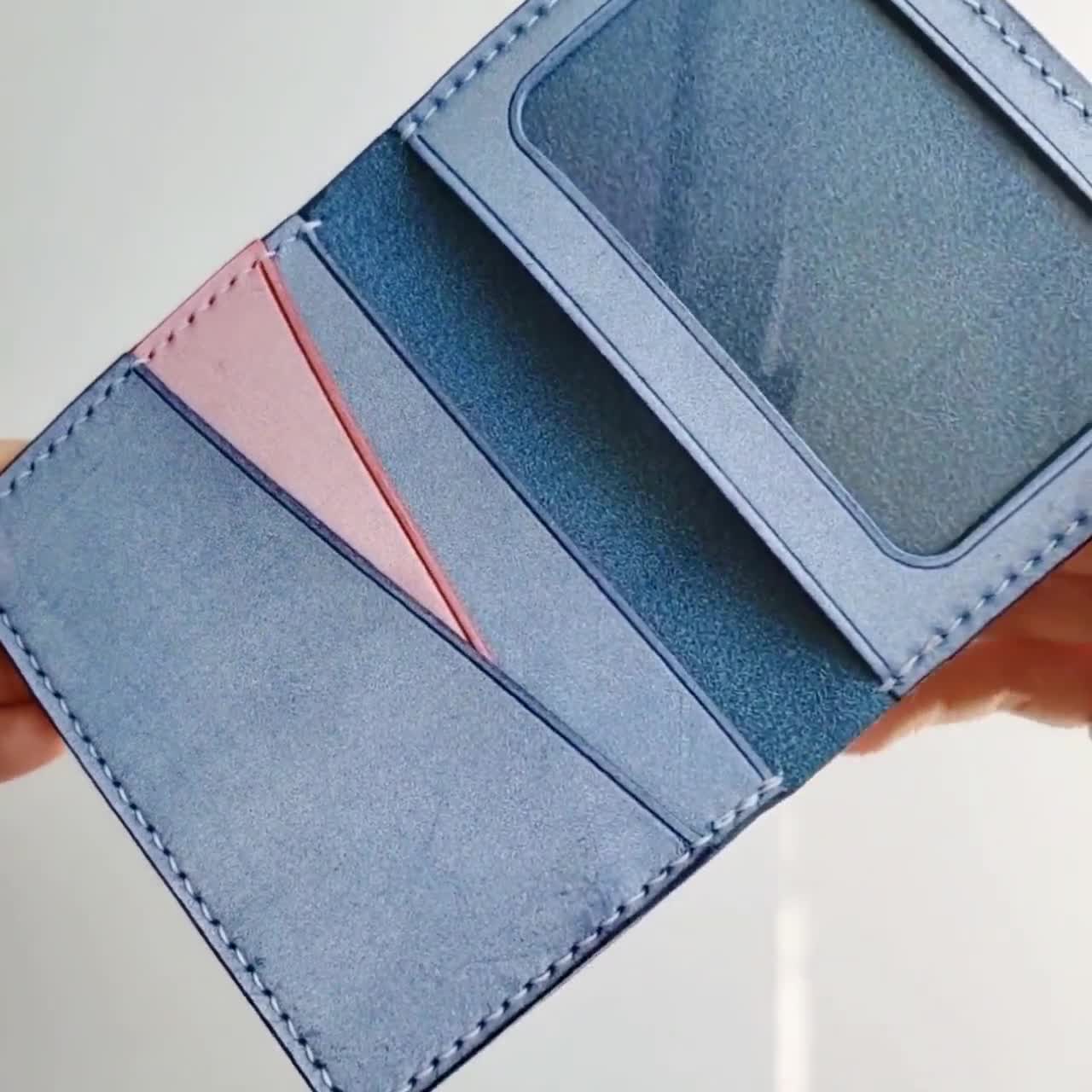 Cartera plegable fina de cuero hecha a mano, diseño geométrico, tarjetero personalizado. video poster