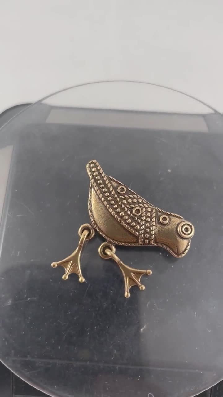 新品　フィンランド　カレワラコル　ビンテージ　ブローチ　ハート・オブ・ザ・ハウス カレワラ コル ブロンズ ブローチ ハットゥラ フィンランドの鳥