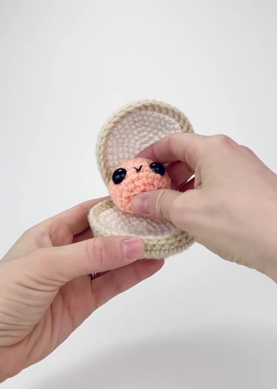 PATTERN: Low Sew Cleo the Clam Pattern - Amigurumi Clam Pattern