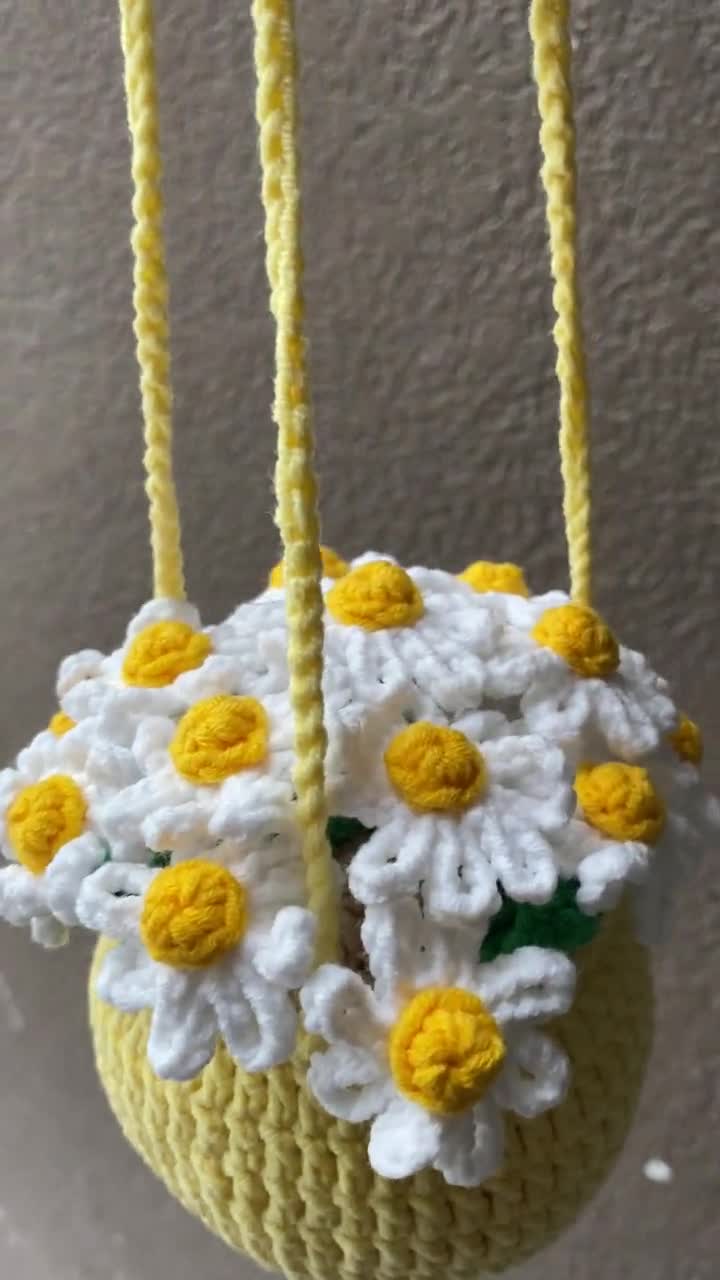 Crochet Daisy Car Accessories. Car ornament. Cute gift. - Crealandia