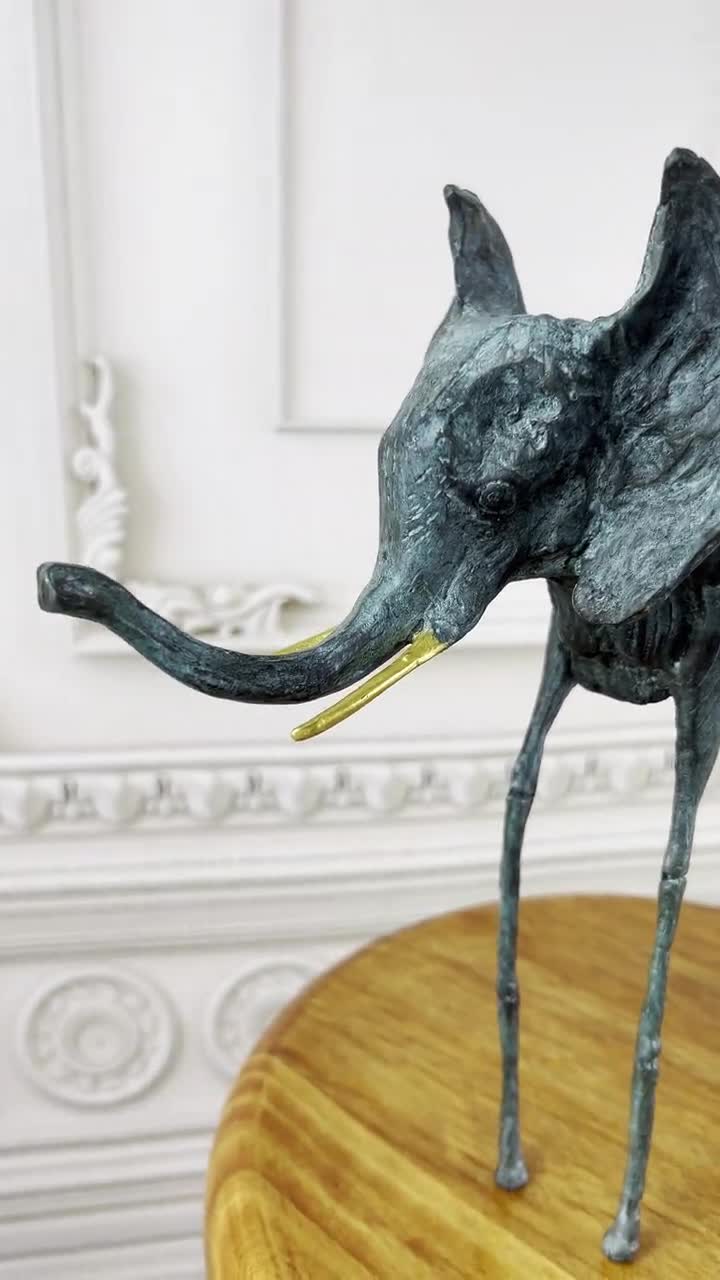 署名入りブロンズ彫刻 - サルバドール・ダリ風宇宙象 - Etsy 日本