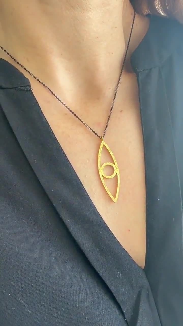 幸運を呼ぶギリシャの邪眼ネックレス、ポジティブな雰囲気のペンダント