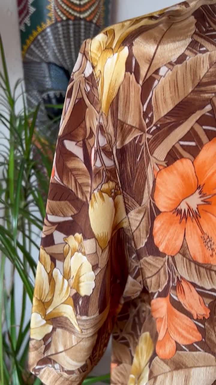 Vintage Hawaiian shirt tropical aloha safari silk 90s palms glam elegant  bohemian burnt shiny Summer jungle earthy top buttondown coquette M