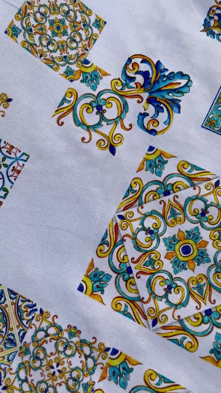 Stoffa maioliche siciliane larghezza cm 140 in cotone/Tessuto piastrelle cotone  a metro di tendenza per accessori o tessili per la casa -  Italia