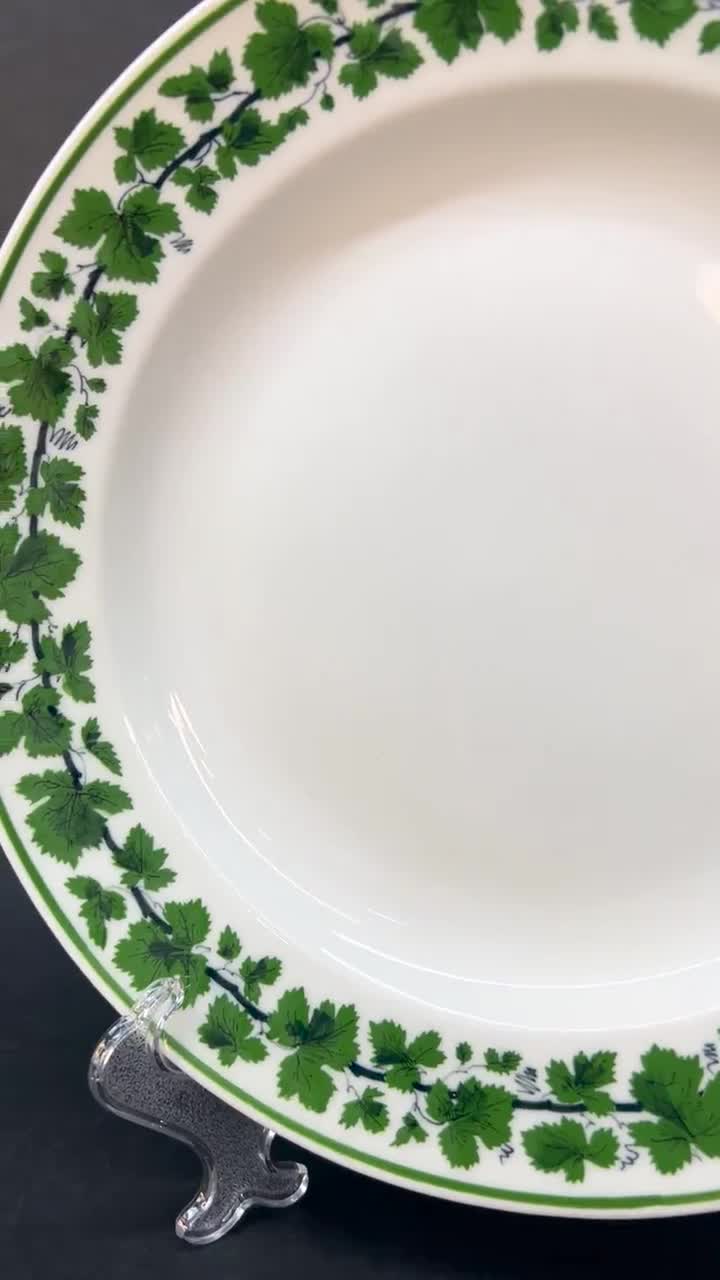 Meissen Green Ivy Dinner Plate, Early to Mid 19th Century, Hand