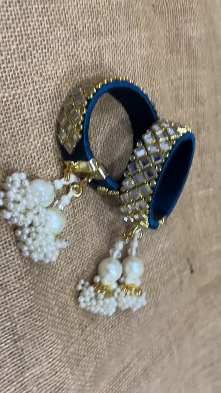 Braccialetti Indiani Tradizionali Di Argento Fotografia Stock