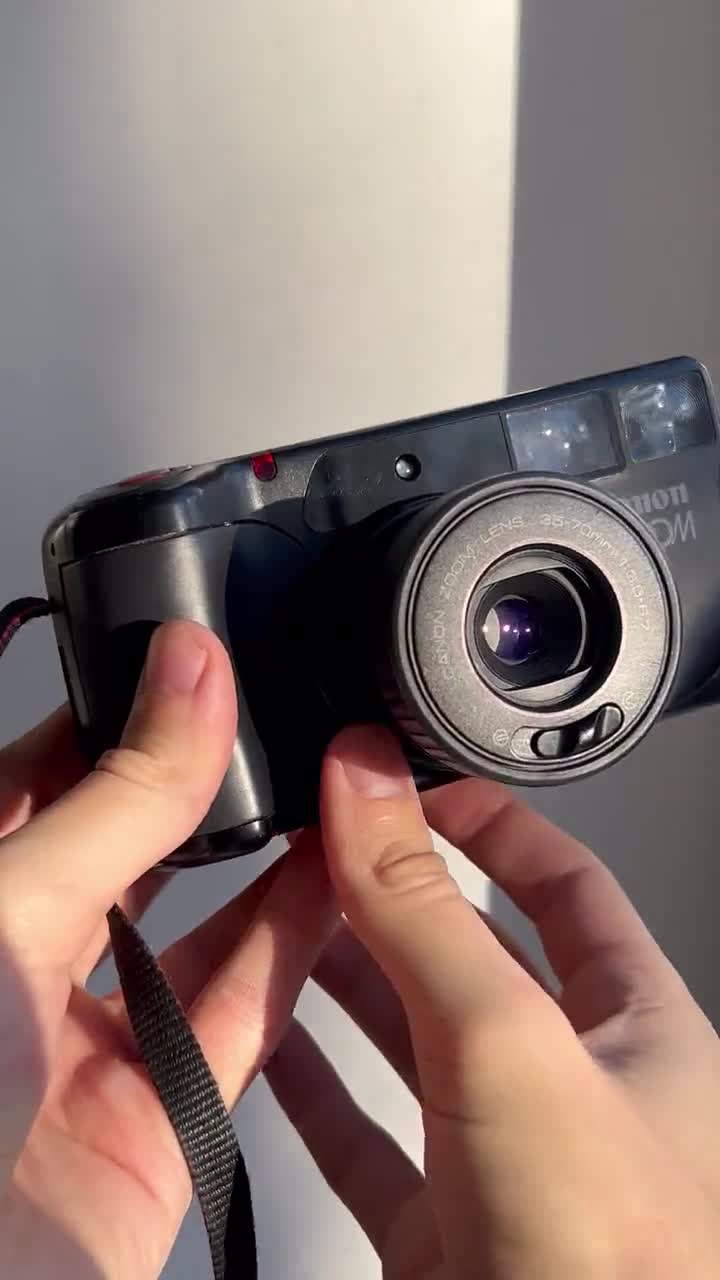 フィルムカメラ Canon Autoboy AF ZOOM F0808-349-1-4v p Canon Autoboy AF ZOOM F0808-349-1-4v p New) Sure Shot/(New